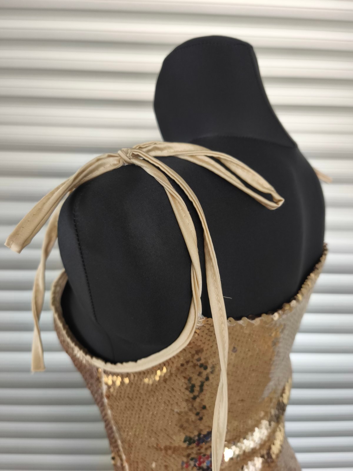 Auksu žėrinti ilga suknelė - Image 3