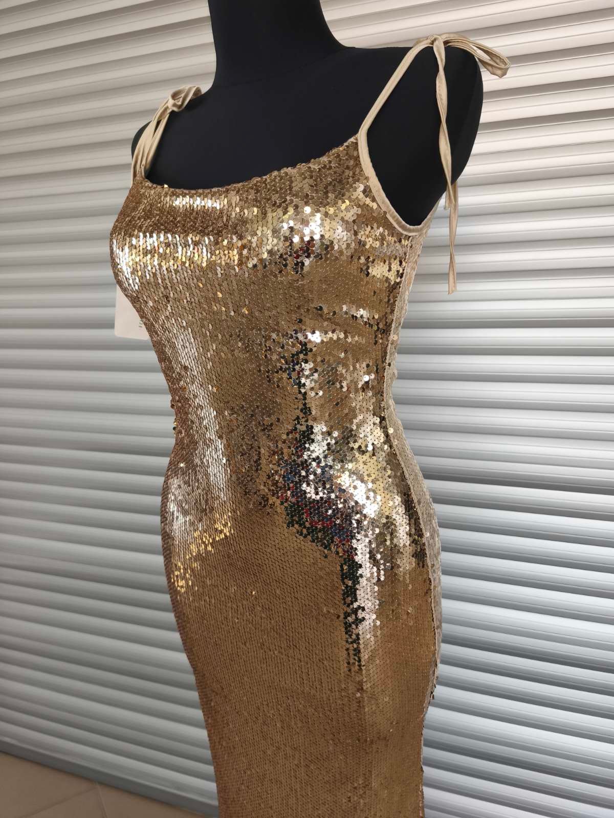 Auksu žėrinti ilga suknelė - Image 4