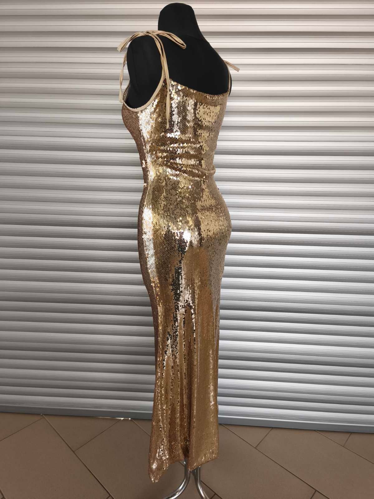 Auksu žėrinti ilga suknelė - Image 8